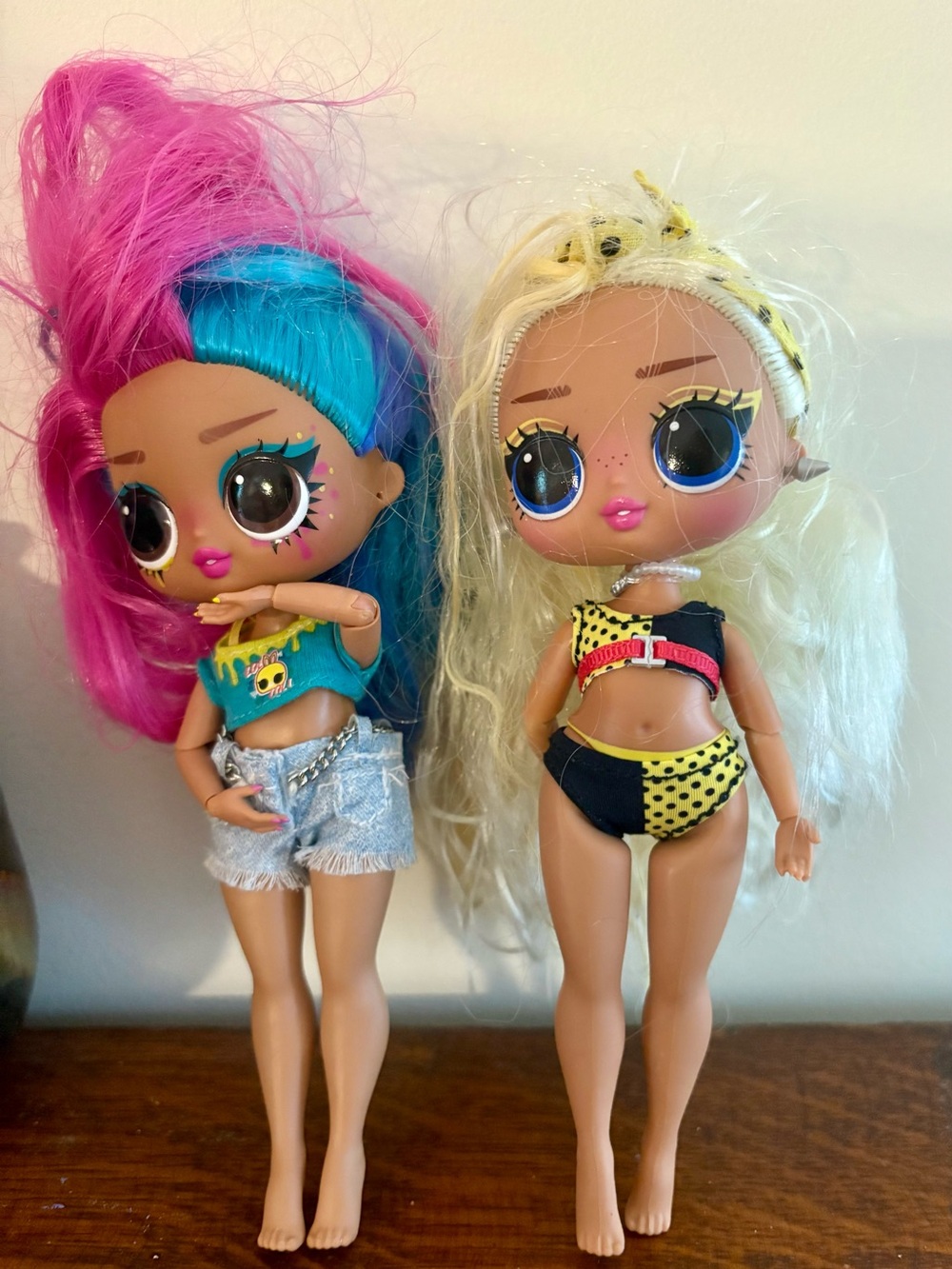 Set of 2 L.O.L. Dolls